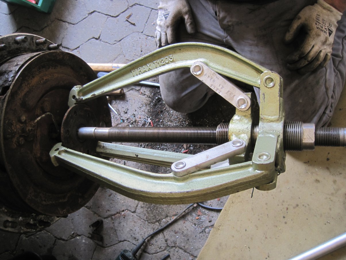 Image:The Brakes - Front Right - Continuation